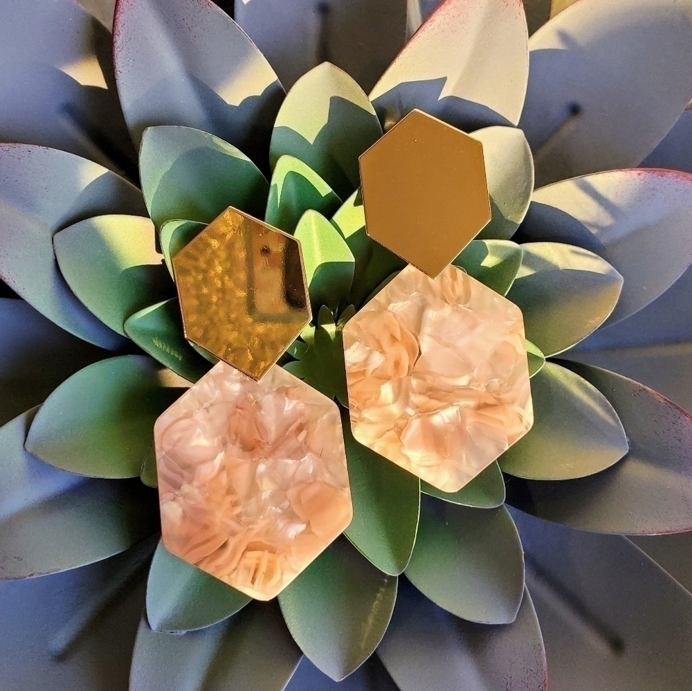 NEW Large Pink &‎ Gold Resin Earrings